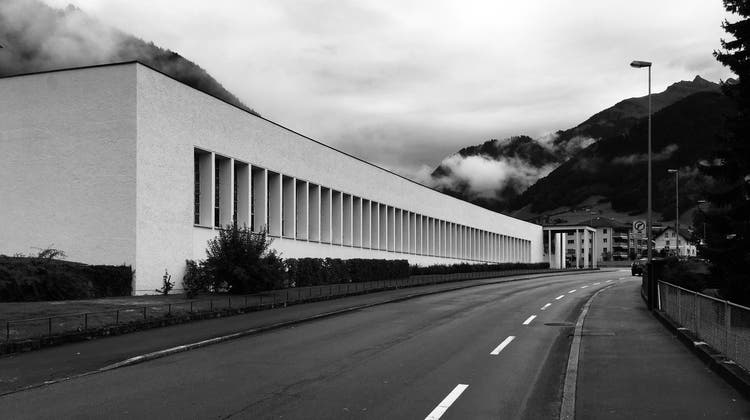 Die Front der Produktionshalle der Dätwyler AG, von den schweizweit bedeutenden Architekten Otto Rudolf Salvisberg und Roland Rohn in den 1940er-Jahren entworfen. (Bild: Pietro Caviglia/PD)