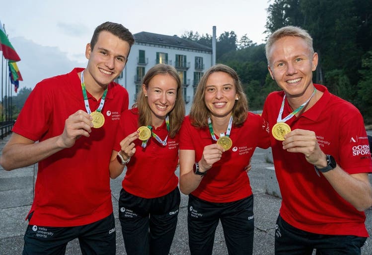 Deborah Stadler (Dritte von links) hat mit ihrem Team die Sprint-WM für sich entschieden.