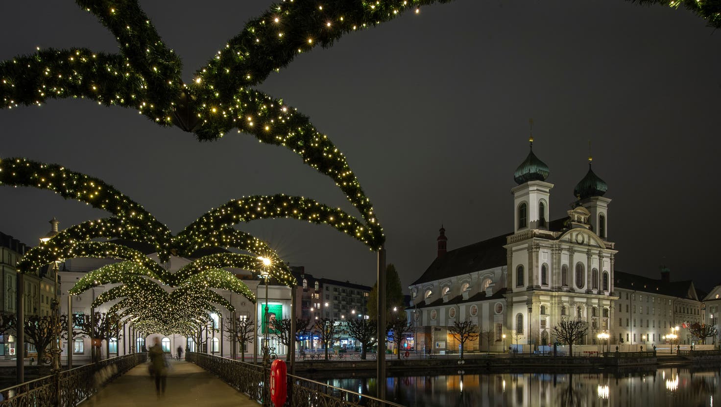 Die Weihnachtsbeleuchtung in der Stadt Luzern wird dieses Jahr anders als in vorherigen Jahren aussehen. (Dominik Wunderli (Luzern, 25. November 2020))