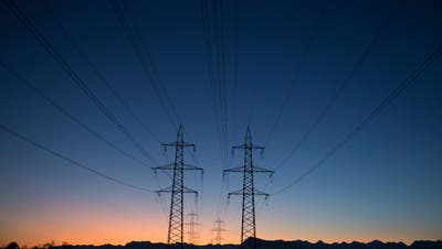 Themenbild Strom, Elektrizität, Stromleitung, Energie. von Gormund aus fotografiert   Fotografiert am 6. Dezember 2019 in Neudorf (Manuela Jans-Koch | LZ) (Manuela Jans-Koch | Lz)