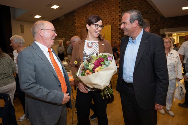 Die neue Mitte-Kantonalpräsidentin Sandra Stadler mit Amtsvorgänger Paul Rutishauser (links) und Mitte-Schweiz-Präsident Gerhard Pfister.