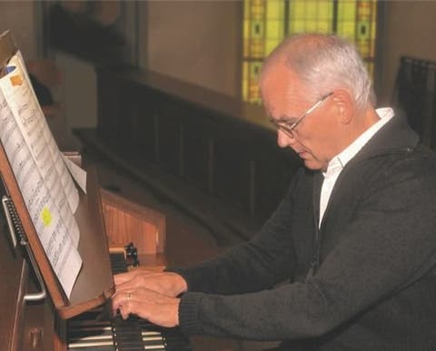 Der Organist Franz Muheim.