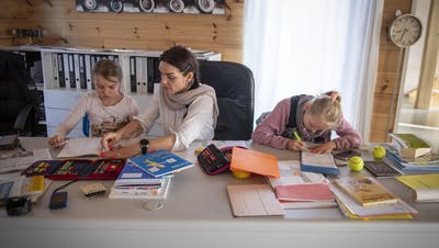 Wer seine Kinder zu Hause beschult, braucht nicht in allen Kantonen ein Lehrerdiplom. (Marcel Bieri / KEYSTONE)