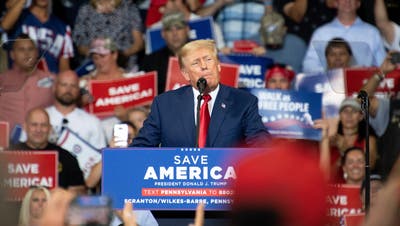 Der ehemalige Präsident Donald Trump am Samstag während eines Wahlkampfauftrittes in Wilkes-Barre (Pennsylvania). (Tracie Van Auken / EPA)