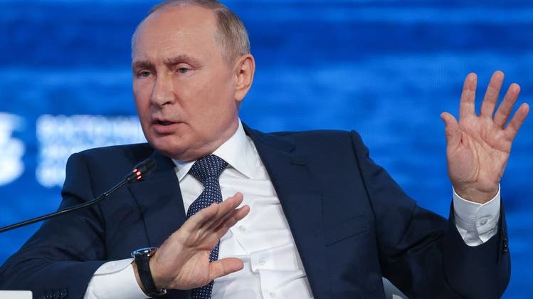 Der russische Präsident Wladimir Putin lässt auf dem Wirtschaftsforum in Wladiwostok kein gutes Haar an der westlichen Welt. (Sergei Bobylev / TASS)