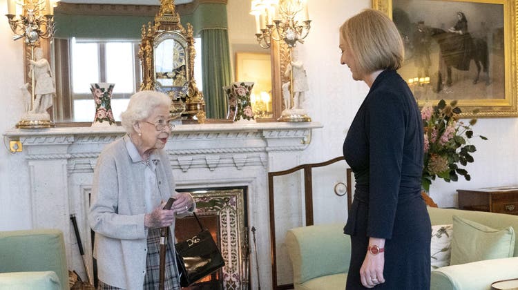 Das letzte aktuelle Bild der Queen stammt vom Empfang der neuen Premierministerin Liz Truss am Dienstag auf Schloss Balmoral. (Andrew Milligan / Pool / EPA)