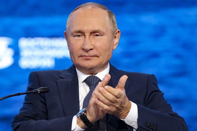 Wladimir Putin hat König Charles III. zu dessen Ernennung gratuliert.