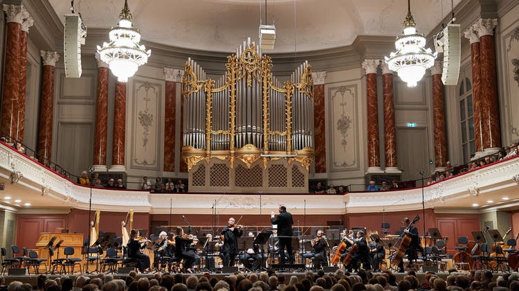 Das Sinfonieorchester Basel anlässlich der Saisoneröffnung im Stadtcasino. (Benno Hunziker / bz Zeitung für die Region)