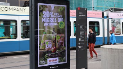 Elektronische Werbetafeln halten in den Städten Einzug. (Stefan Ehrbar)