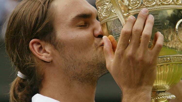 Als wir die Spiele noch im Fernsehen in der Studenten-WG schauten: Federer gewinnt 2003 in Wimbledon im Final gegen Mark Philippoussis. (Anja Niedringhaus / AP)