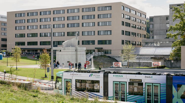 Das Spital Limmattal in Schlieren vermeldet einmal mehr grüne Zahlen. (Valentin Hehli/Archiv)