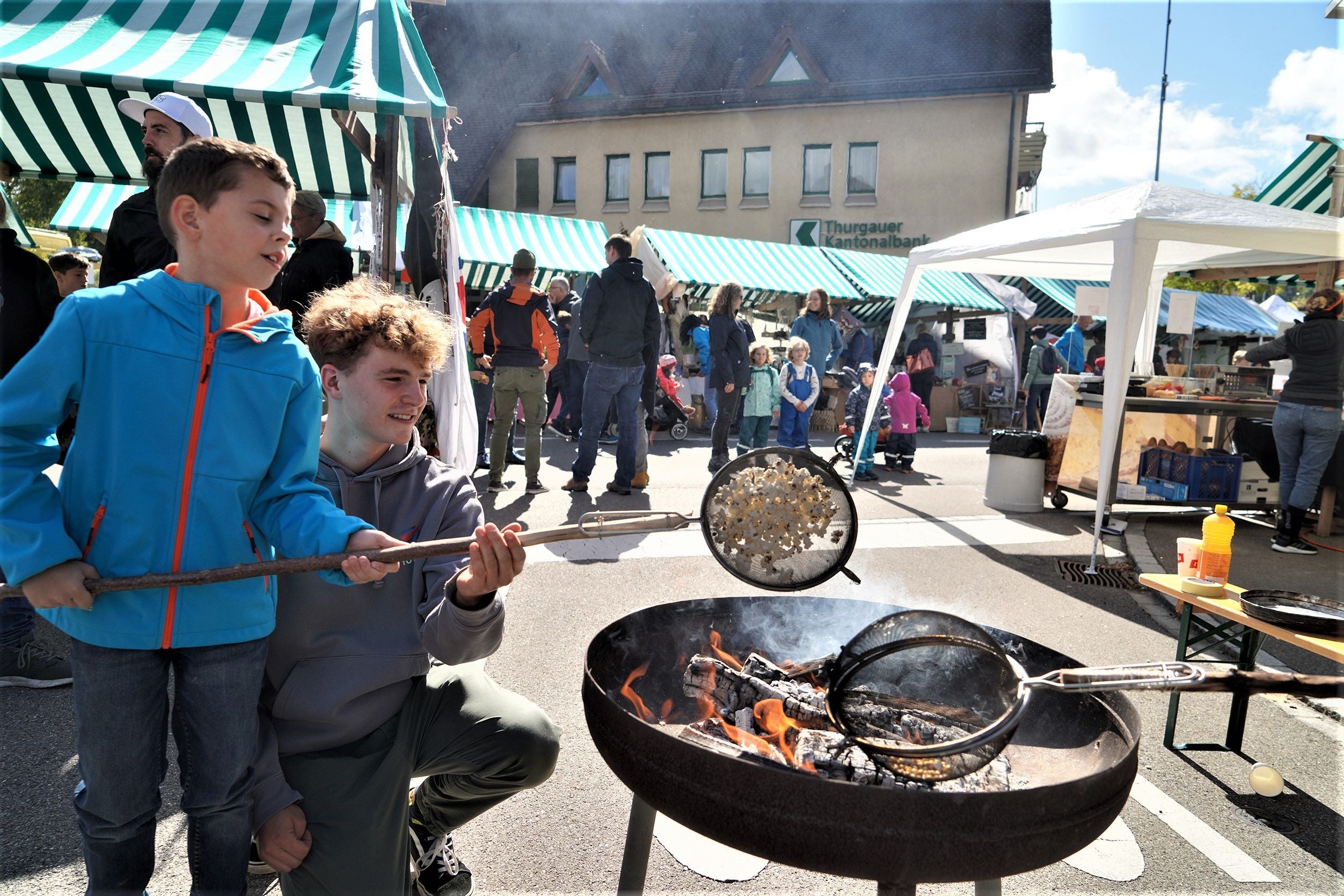 Popcorn, Fischknusperli und Bierwurst am Wängemer Herbstmarkt