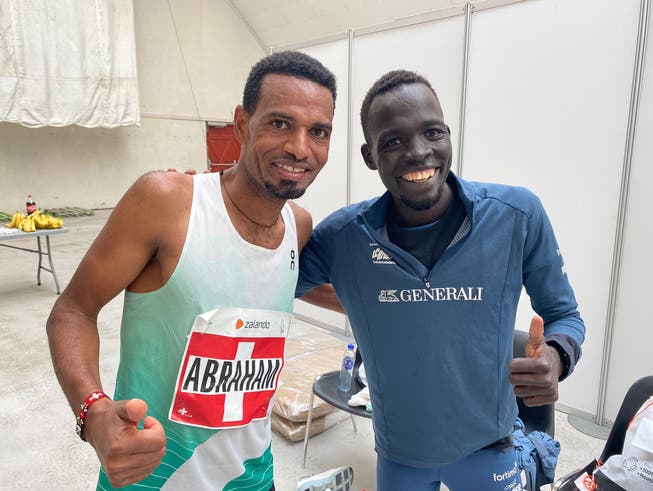 Dominic Lobalu, hier mit dem Schweizer Marathon-Rekordhalter Tadesse Abraham nach dem Halbmarathon in Kopenhagen.