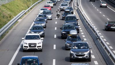 Wer ein Auto mit wenig CO2-Ausstoss fährt, soll im Kanton Luzern künftig von tieferen Motorfahrzeugsteuern profitieren. (Bild: Manuela Jans-Koch)