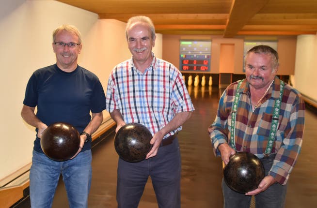 Sie sicherten sich Kategoriensiege in der Seniorenmeisterschaft des Urner Sportkeglerverbandes (von links): Josef Walker, Rudolf Walker und Ferdy Casagrande.