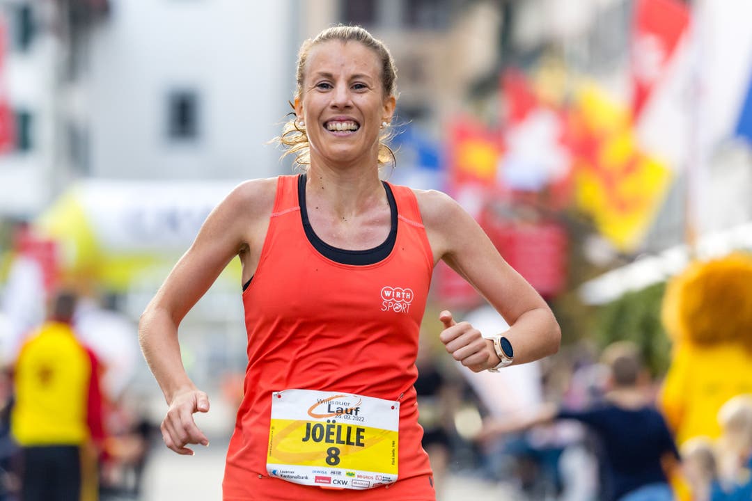 Joelle Flück gewinnt das Rennen bei den Frauen. 