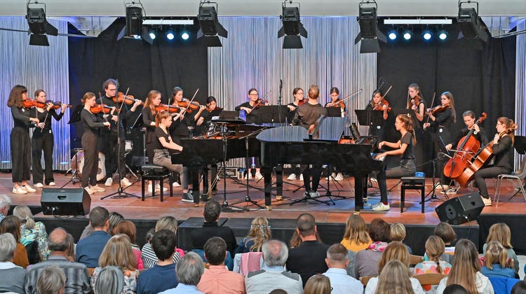 Die Junge Sinfonie Olten bei ihrer Premiere am Sonntag im Gerolag-Center. (zvg)