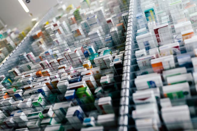 Swissmedic prüft die Zulassung für Medikamente unabhängig von anderen Heilmittelbehörden.