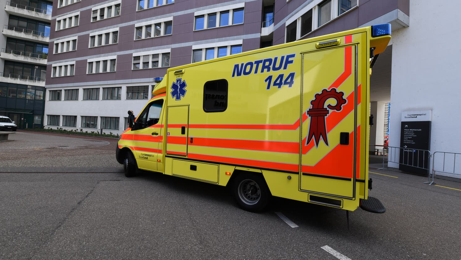 Der Rettungsdienst des Kantonsspitals Baselland trifft oft zu spät am Einsatzort ein. (Juri Junkov)