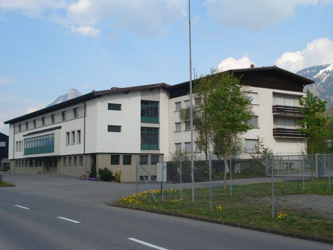 Die ehemalige Militärunterkunft in Sarnen wird neu wieder als Impf- und Testzentrum genutzt.