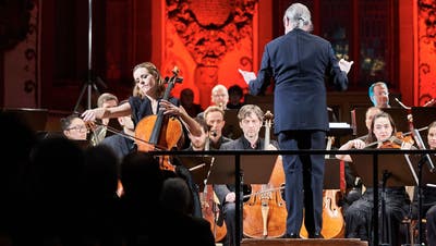 Kommt ohne Gesamtarbeitsvertrag aus: das Kammerorchester Basel, hier bei einem Auftritt mit Sol Gabetta in der Basler Martinskirche. (Benno Hunziker)