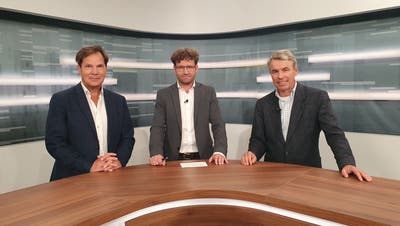 Die HSG-Professoren Christoph Frei (l.) und Ulrich Schmid (r.) mit «Tagblatt»-Chefredaktor Stefan Schmid. (Bild: TVO)