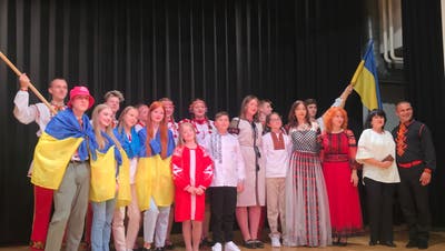 20 begabte Kinder aus der Ukraine präsentieren ihre Kultur voll Freude und Hoffnung in ihre Zukunft