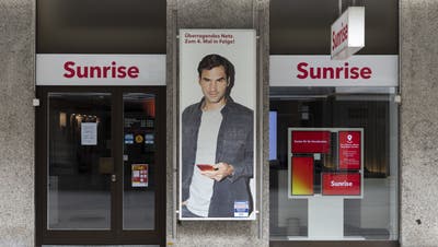 Werbe-Ikone macht Werbung: Roger Federer im Einsatz für Sunrise (Keystone)