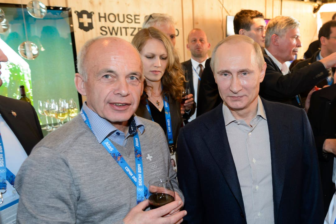 An der Winterolympiade 2014 in Sotschi trifft Ueli Maurer auf den russischen Präsidenten Vladimir Putin.