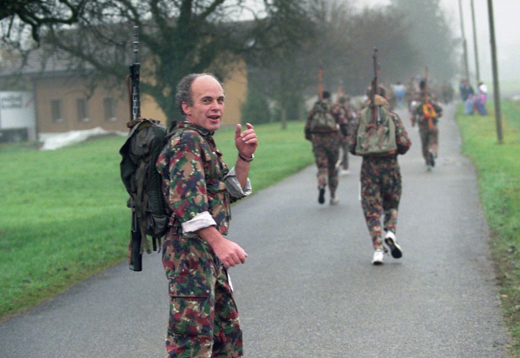 Ueli Maurer nimmt am 17. November 1996 am Frauenfelder Waffenlaufcordon teil.