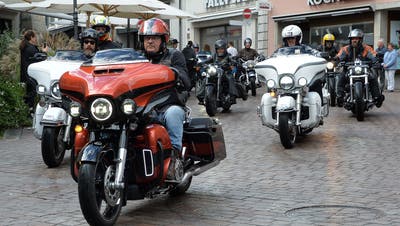 Harley Davidson-Meeting an der HESO. Corso durch die Altstadt Solothurn. (Hans Peter Schläfli)