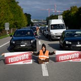 Renovate Switzerland fordert mit der jüngsten Protestaktion, dass der Bundesrat Massnahmen gegen die Klimakrise ergreift. (Keystone)