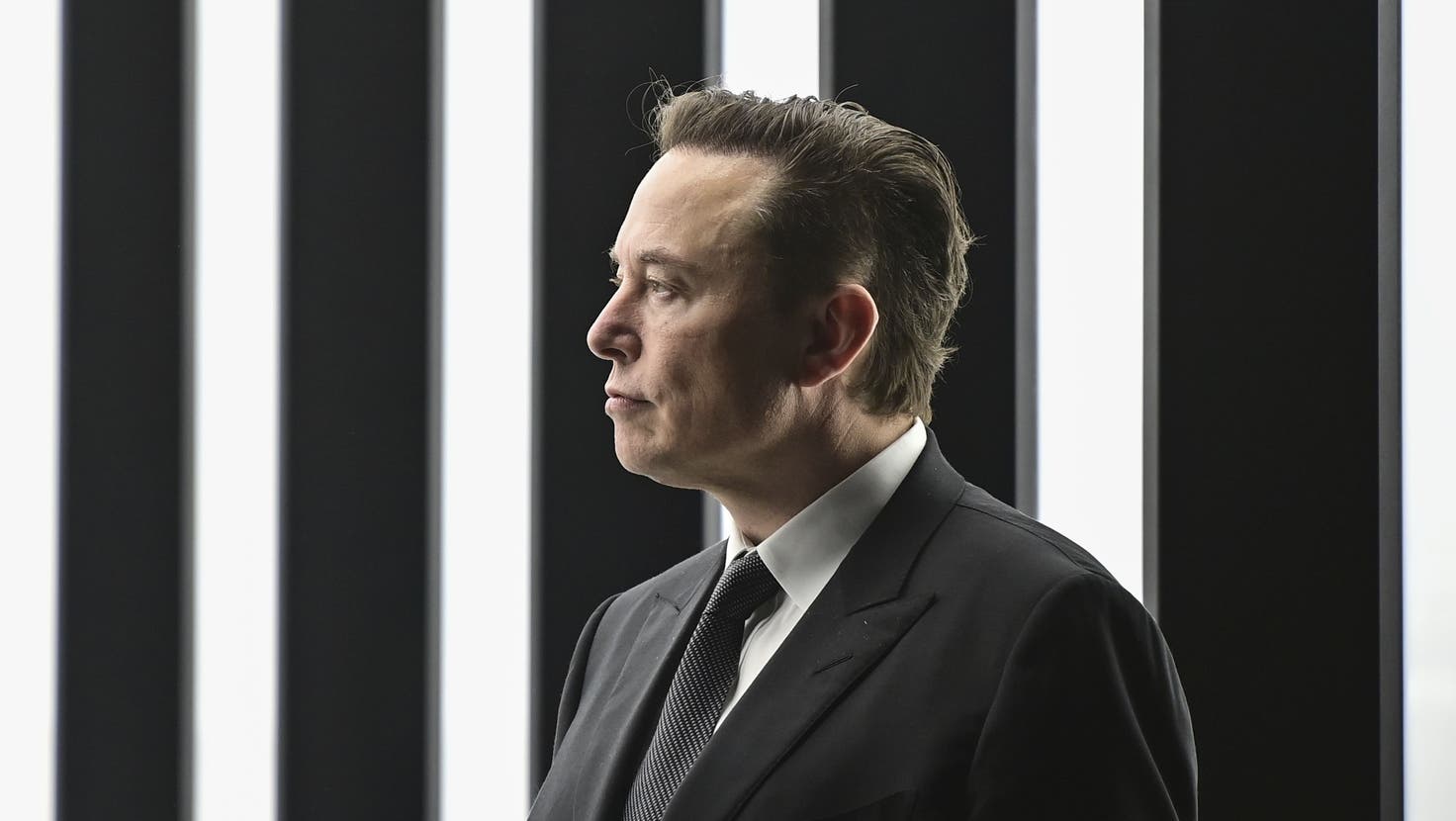 Elon Musk, reichster Mensch der Welt, könnte bald auch an der Spitze des Kurznachrichtendienstes Twitter stehen. (Patrick Pleul / AP)