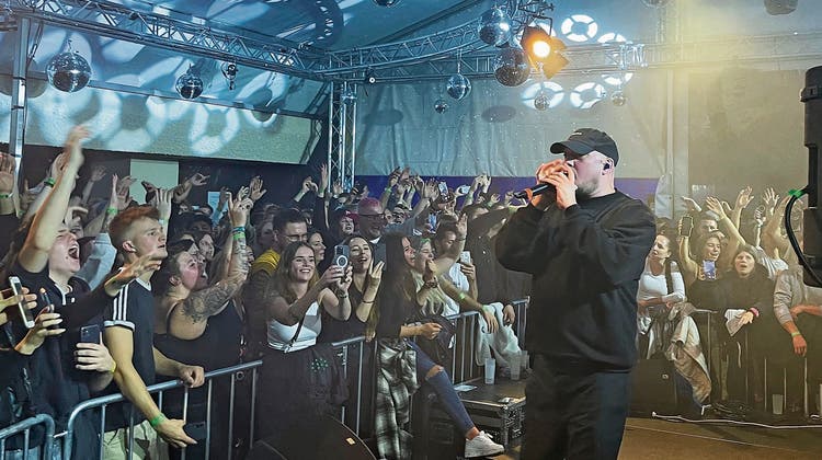 Das Rheintaler Publikum machte in der Nacht von Freitag auf Samstag ausgelassen Party bei der Show des Rappers Kool Savas aus Deutschland. (Bild: PD)