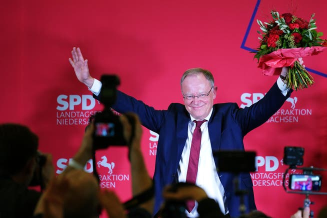 Bei den Leuten: Stephan Weil am Wahlabend in Hannover.