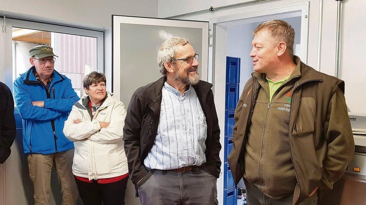 Der Direktor der Argo Caritas in Siebenbürgen, Laszlo Kastal (rechts), im Gespräch mit Projektleiter Konrad Suter. Die Begeisterung beruhte auf Gegenseitigkeit.