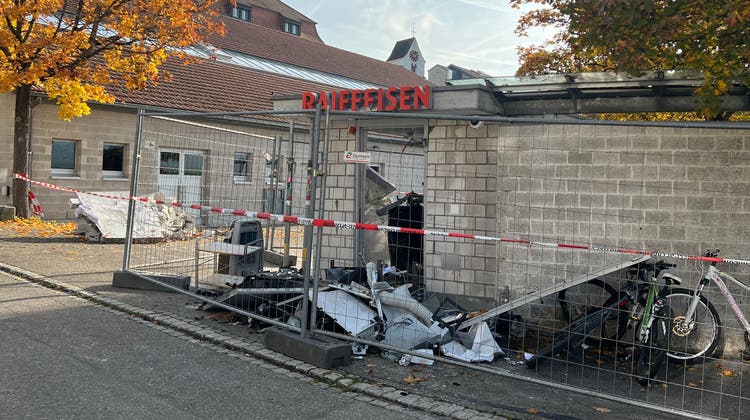 Zwei Gangster sprengen in Egliswil einen Bancomaten der Raiffeisenbank – das ist kein Zufall