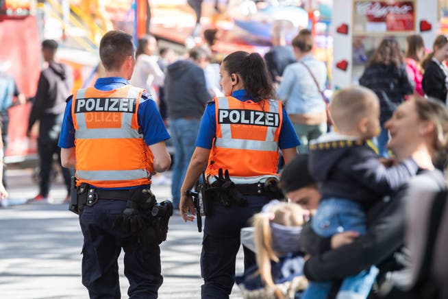 Eine Patrouille der Luzerner Polizei im Einsatz.