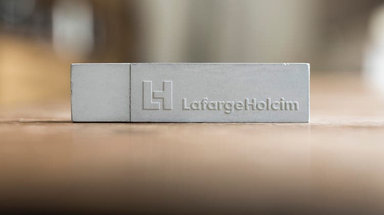 Einst war Holcim stolz auf den Zusammenschluss mit Lafarge, mittlerweile ist der französische Name wieder aus dem Logo verschwunden. (Severin Bigler / WIR)