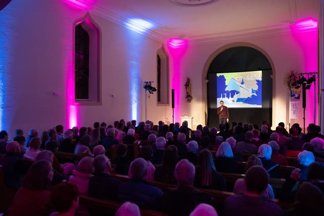 Kilian Ziegler, der aus Trimbach stammende Wortakrobat und Kabarettist, moderiert ein Anlass in der Kulturkirche von Starrkirch-Wil. (Archivbild)