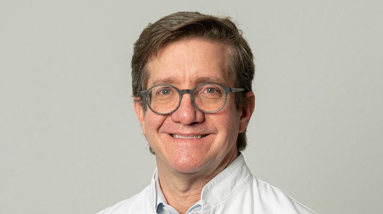 Javier Fandino war langjähriger Chefarzt der Klinik für Neurochirurgie am Kantonsspital Aarau. Inzwischen ist er Belegarzt an der Hirslanden-Klinik Aarau. (zvg)