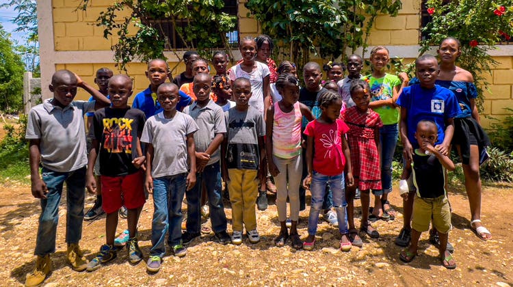 Die Heimkinder mussten im Frühling innerhalb Haitis fliehen und sind nun am neuen Ort in Espoir. (zvg)