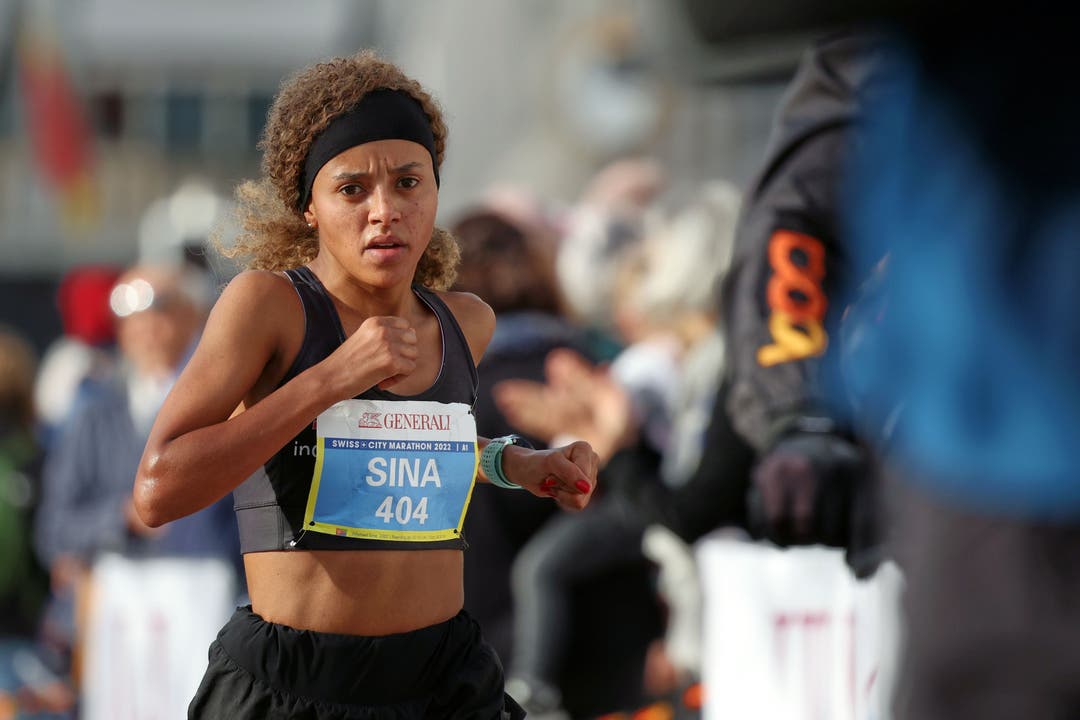 Sina Michael aus Genf konzentriert sich auf ihren Halbmarathon.