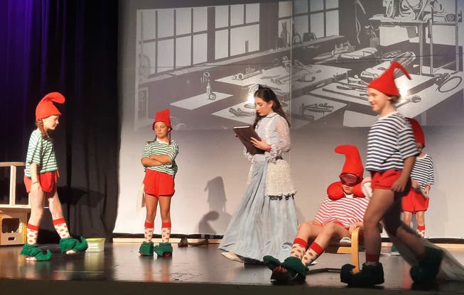 Zauberhafte Märchenstimmung bringt das Jugendtheater Widen mit dem aktuellen Stück «Es war einmal ...» auf die Bühne.