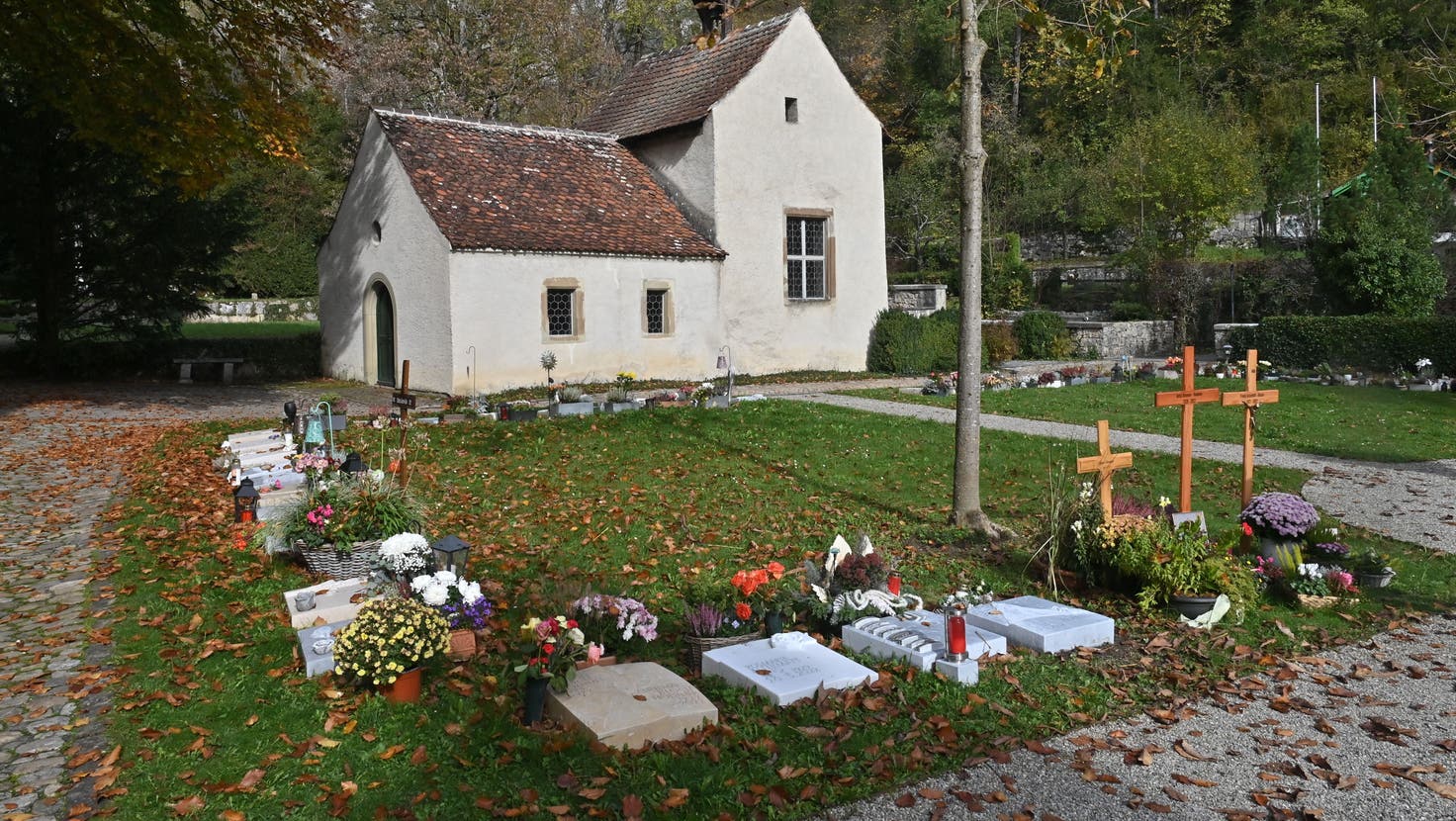 In den letzten Jahren haben die Erdbestattungen im Thal und im Gäu abgenommen. Im Bild: der neugestaltete Friedhof in Niederbuchsiten. (Bruno Kissling)