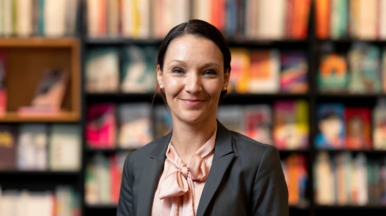 Verlässt keine Buchhandlung ohne Buch: Orell-Füssli-Vertriebsleiterin Simona Pfister. (Claudio Thoma)