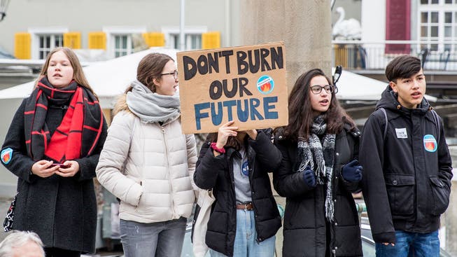 Schülerinnen und Schüler sollen in Zukunft nicht mehr während der Unterrichtszeit an Klimastreiks gehen können. 