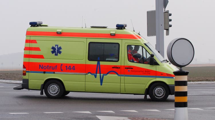 Innerhalb von einer Viertelstunde sollte eine Ambulanz beim Patienten sein. Dies zumindest in 80 Prozent der Fälle – so die kantonale Vorgabe. (Bild: Walter Schwager)