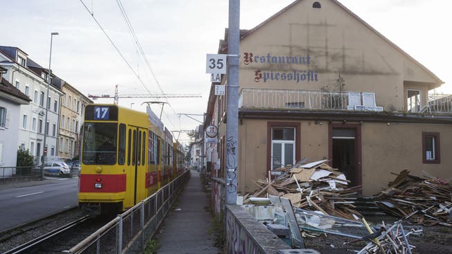 Das ehemalige Restaurant Spiesshöfli wird für den Abriss vorbereitet.
