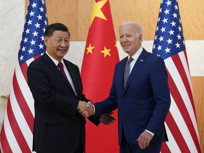 Präsident Xi Jinping und Präsident Joe Biden treffen sich am Rande des G20-Gipfels.